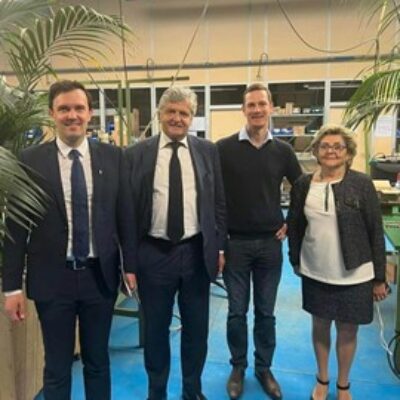 The Mayor of Châteaudun visits our factory!